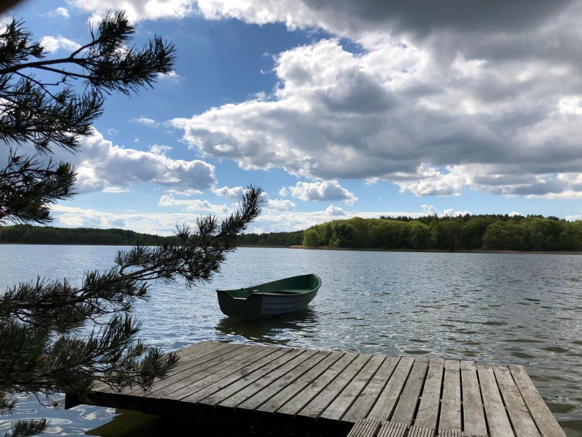 Ferienhaus Reetdach 1300Qm Privatgrundstueck Bootssteg Sauna Templin Luebbesee Uckermark Erholung Pur Seenplatte Petersdorf  ภายนอก รูปภาพ